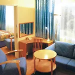 Jokipuisto 3*