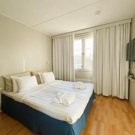 Ξενοδοχείο Jokipuisto 3*