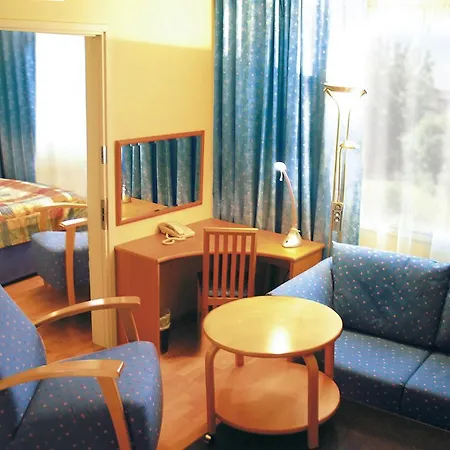 Jokipuisto 3*